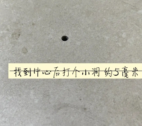 石峰瓷砖空鼓维修公司专业解答在瓷砖铺贴过程中，如果砂料搅拌不均匀，将会带来以下问题